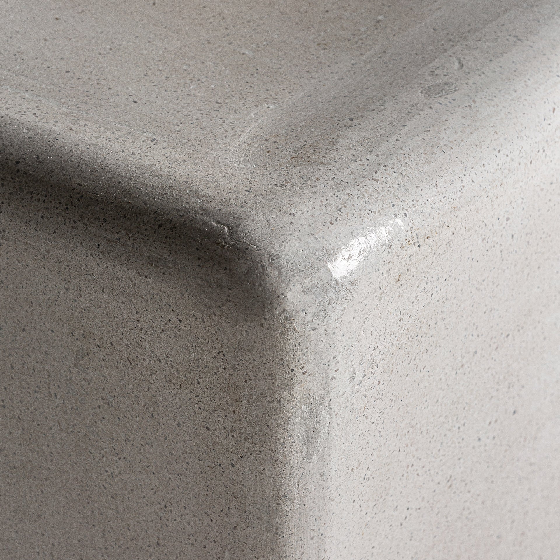 VASTO SIDE TABLE